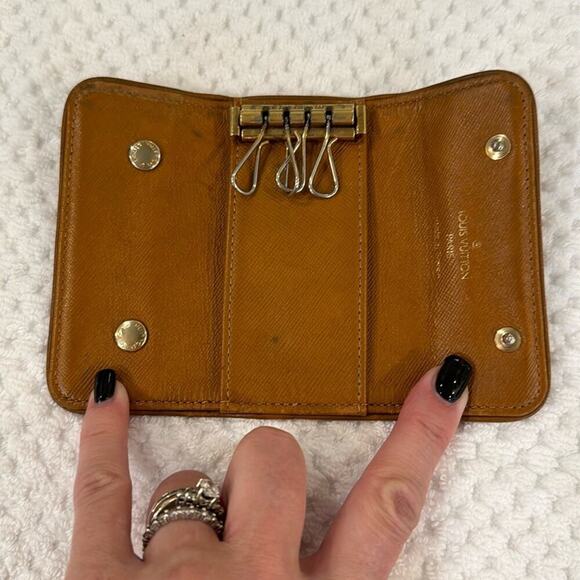 Vintage Louis Vuitton Key Holder - Picture 3 of 3
